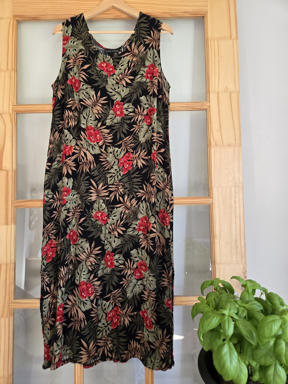 90s Vintage Lindor Sleeveless Black Tropical Floral Shift Dress Red Flower 16